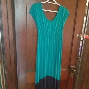 Liz Lange short sleeve maxi maternity dress